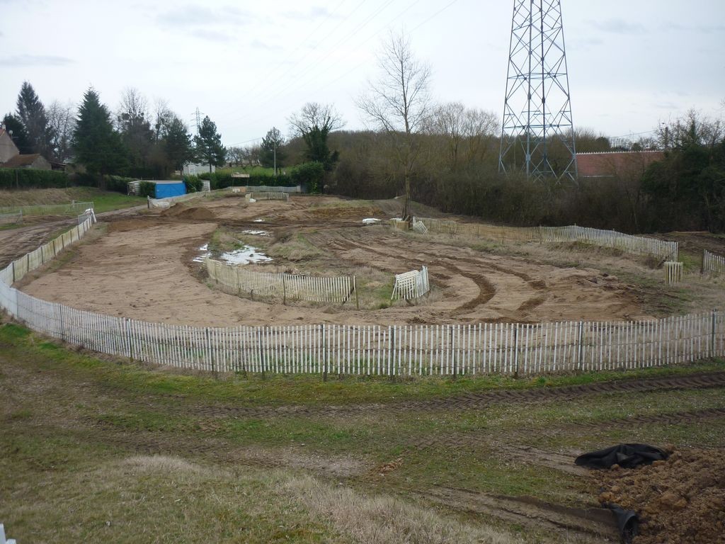 Travaux terrain de motocross de Forges