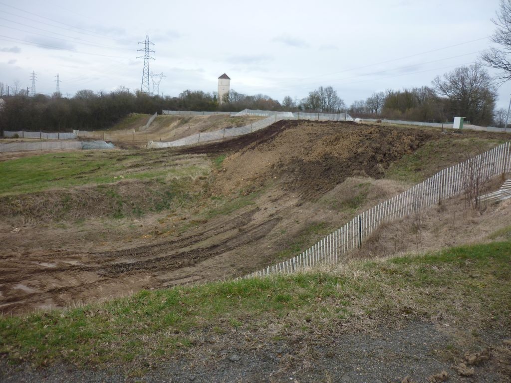 Travaux terrain de motocross de Forges