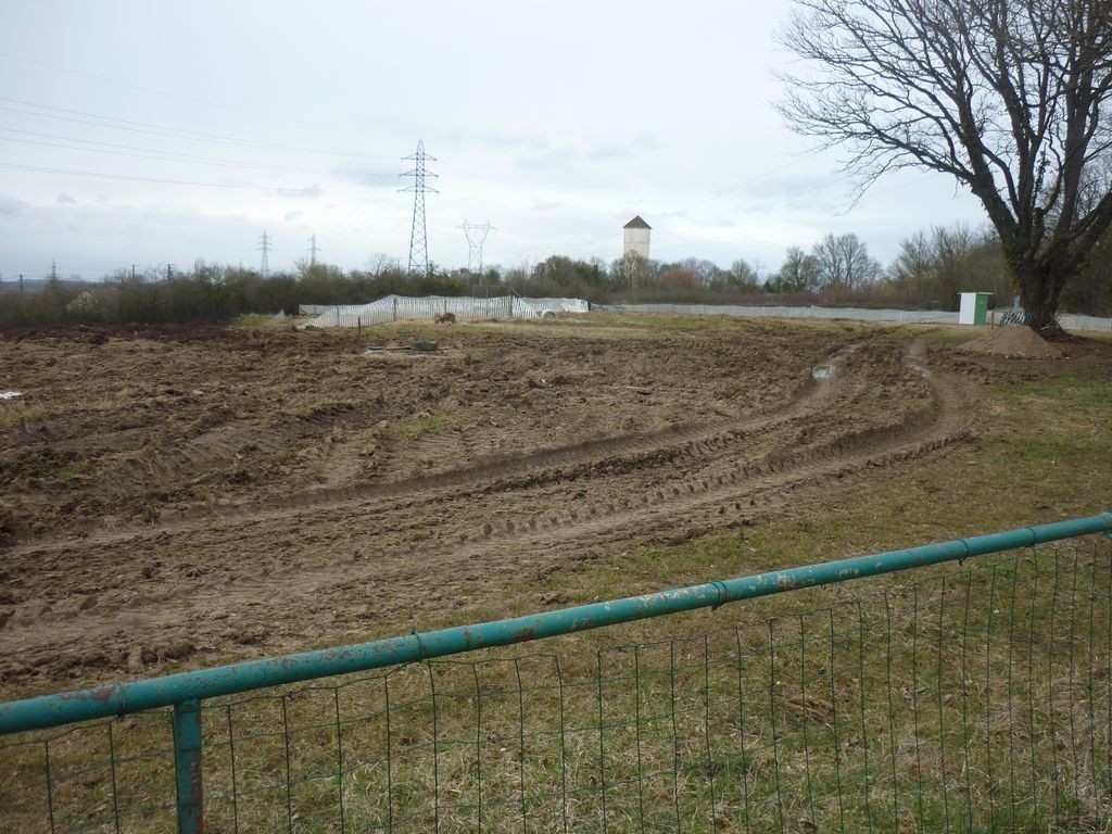 Travaux terrain de motocross de Forges